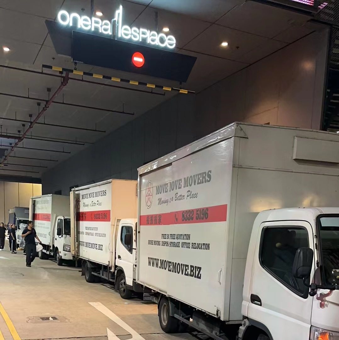 Move Move Movers trucks and movers supporting a Singapore relocation