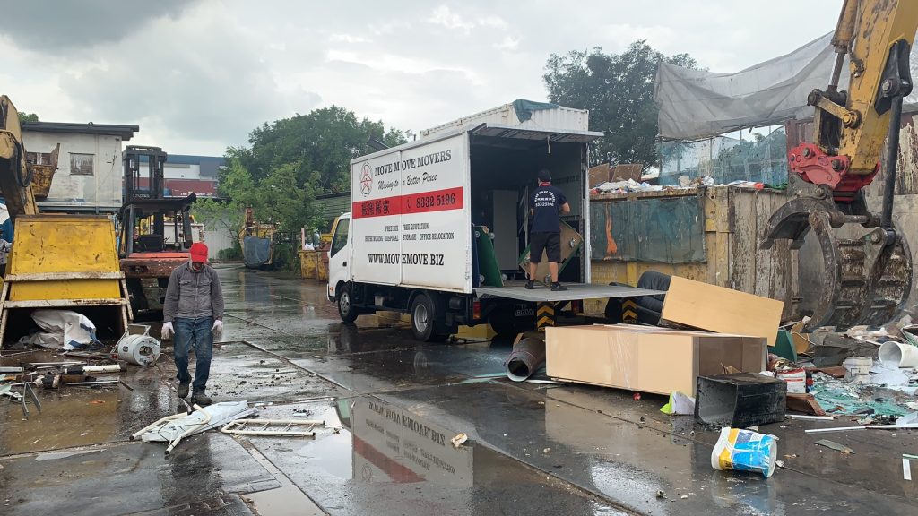 Move Move Movers MoveMove Disposal handling