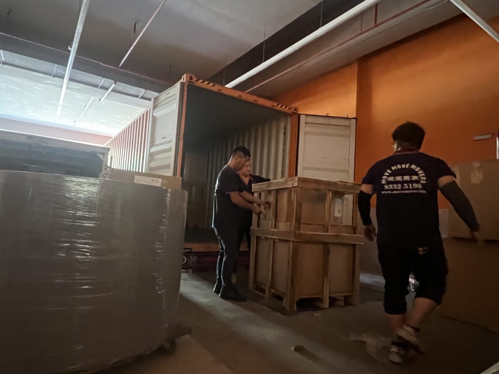 Move Move Movers real moving job photo in Singapore