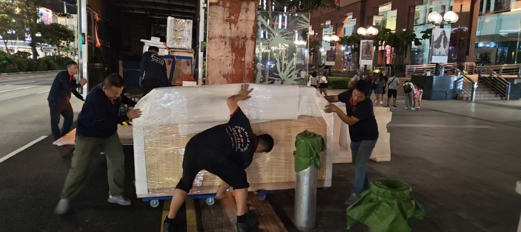 Move Move Movers 6081537ad52208a0900d0d37200c8013