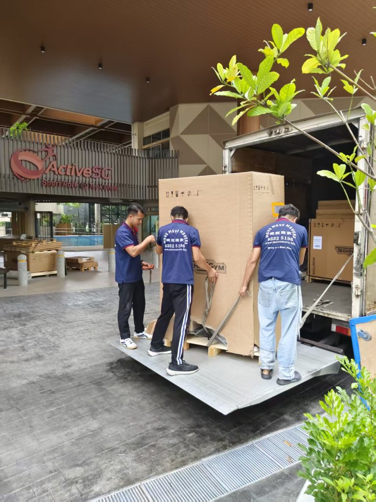 Move Move Movers d352f6b1baffab59ab6636af23545754